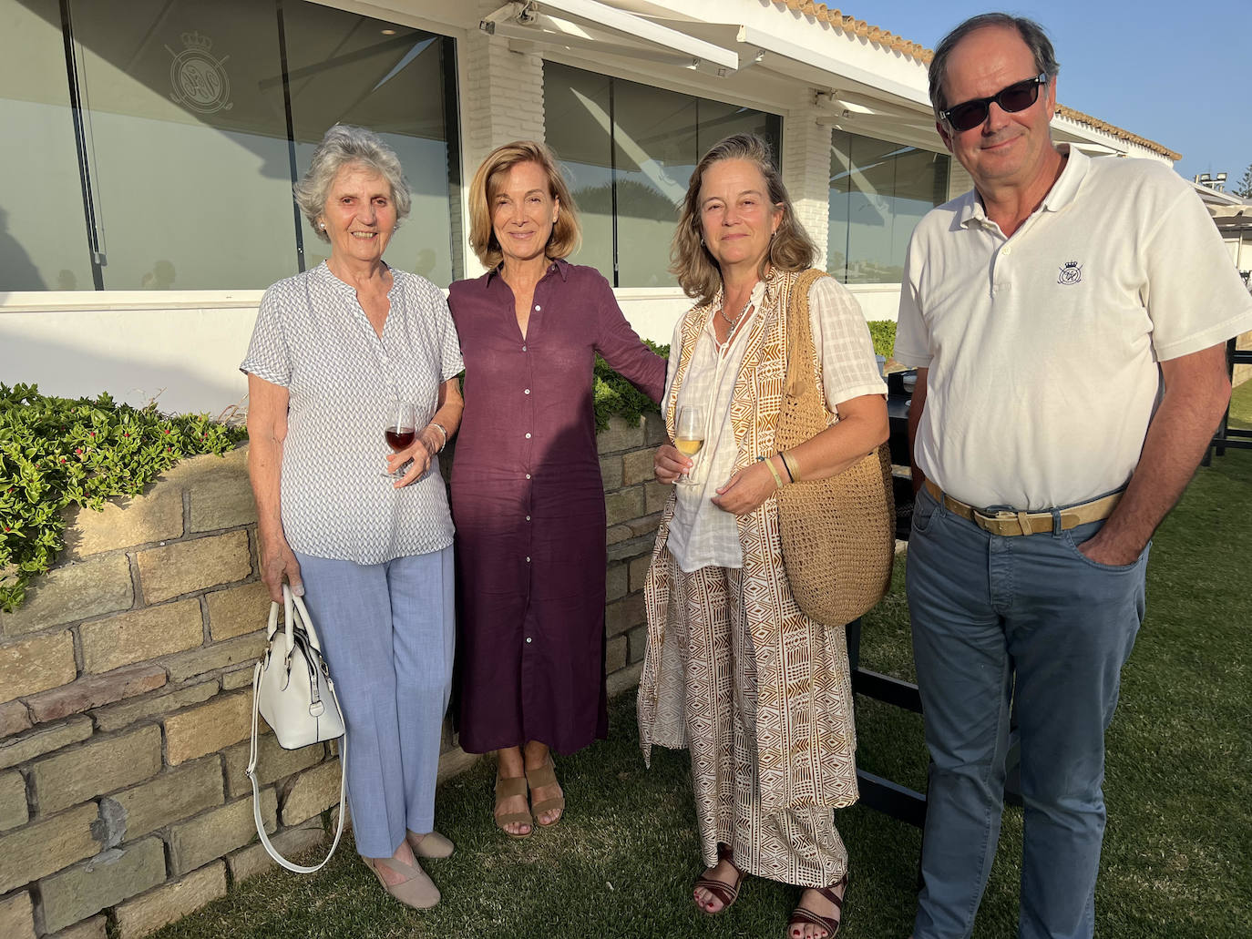 Mariuca Sagues, Maite Gómez-Gil, Belén Bautista y Lorenzo Guerra