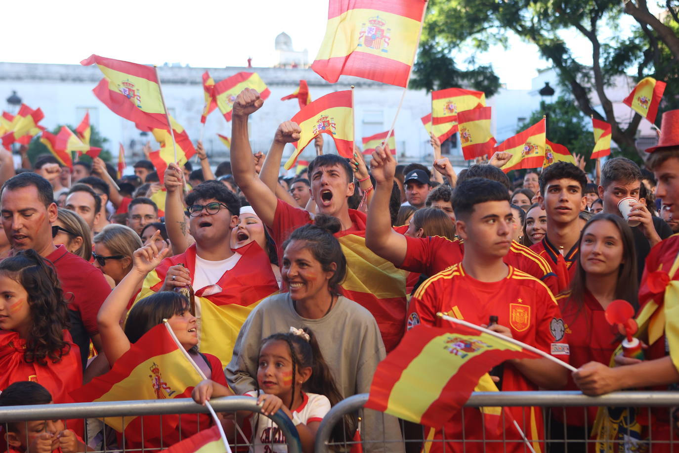 FOTOS: Los aficionados portuense se emocionan con el partido de España en la Eurocopa