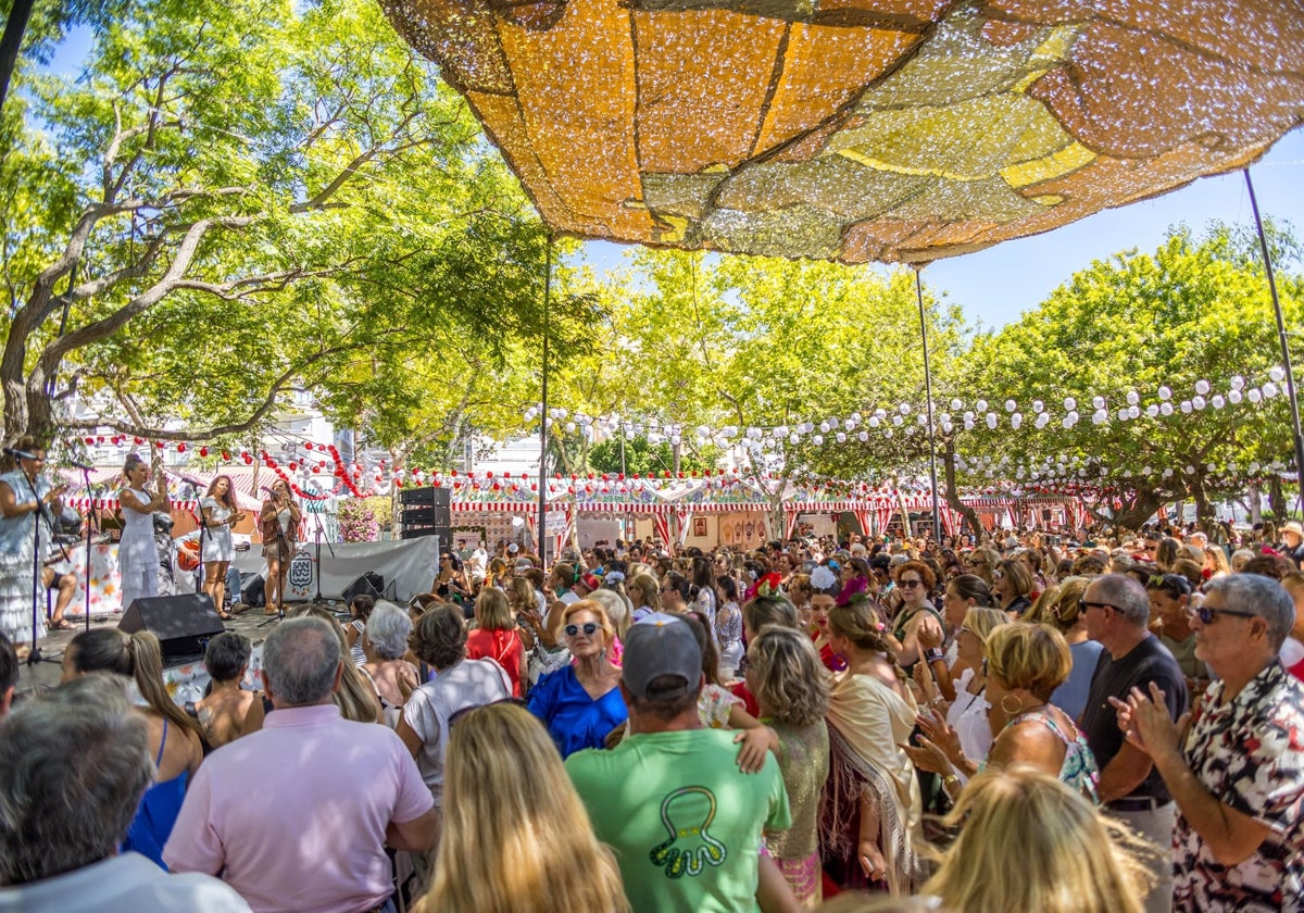 Las mujeres llenan la Feria isleña en su día