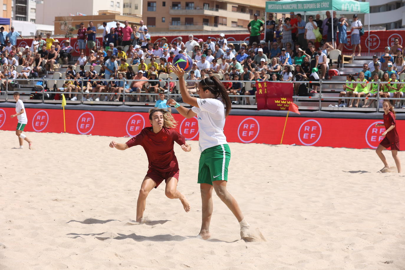 Fotos: El mejor fútbol playa se da cita en el Cádiz Arena