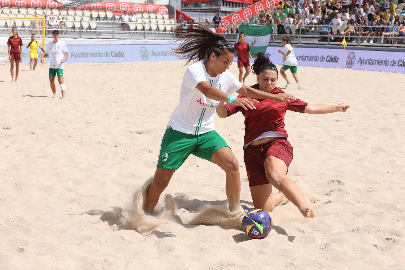 Fotos: El mejor fútbol playa se da cita en el Cádiz Arena