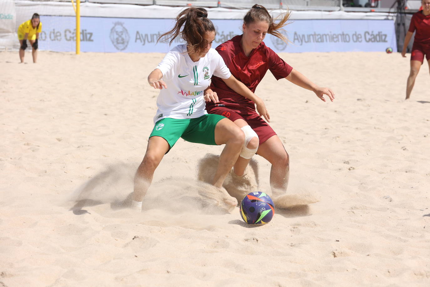 Fotos: El mejor fútbol playa se da cita en el Cádiz Arena