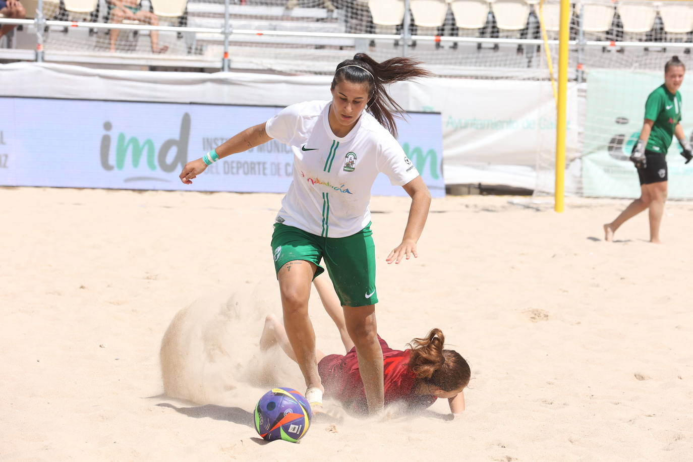 Fotos: El mejor fútbol playa se da cita en el Cádiz Arena