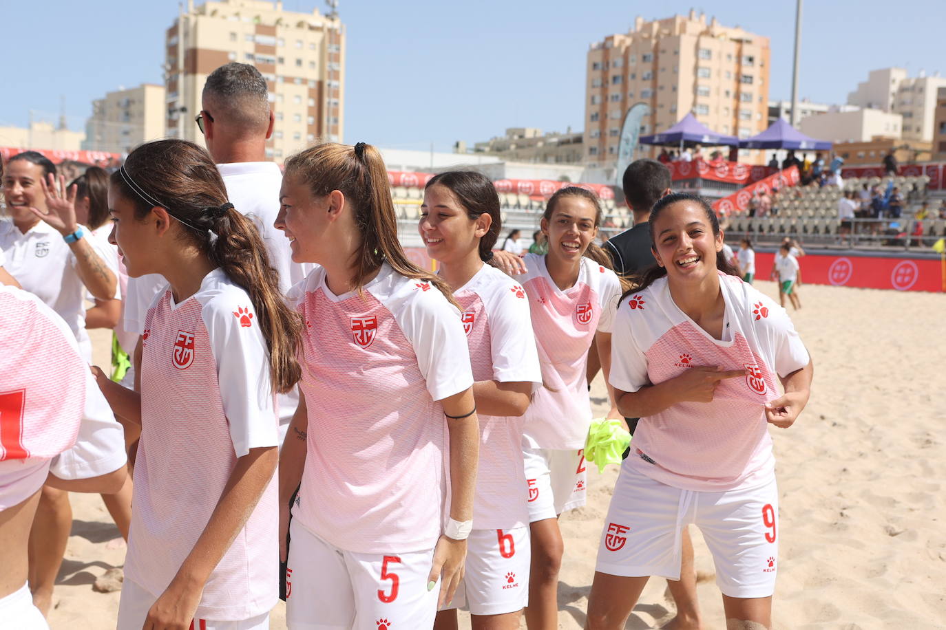 Fotos: El mejor fútbol playa se da cita en el Cádiz Arena