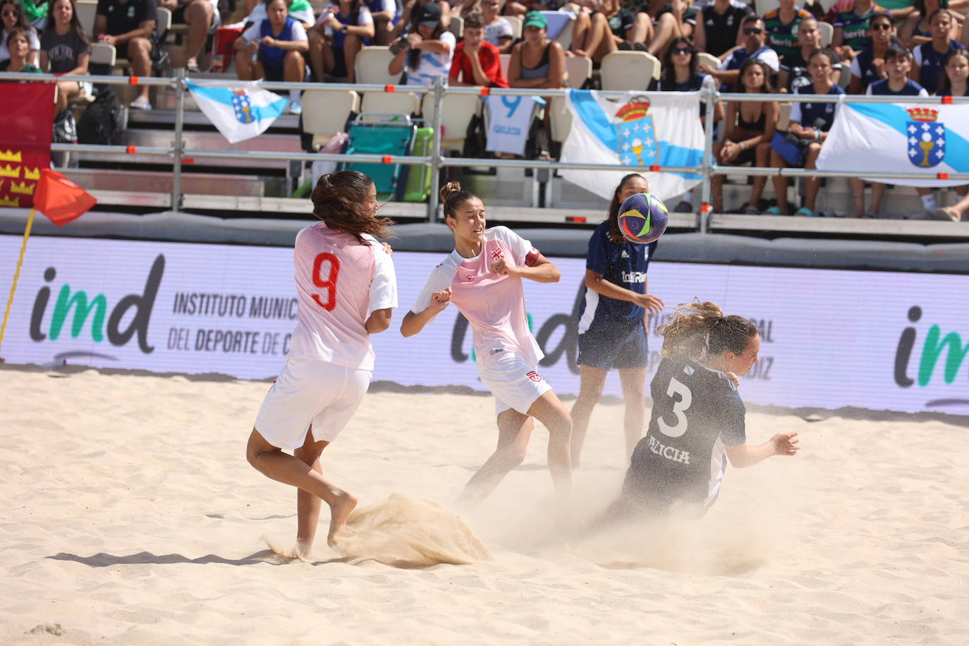 Fotos: El mejor fútbol playa se da cita en el Cádiz Arena