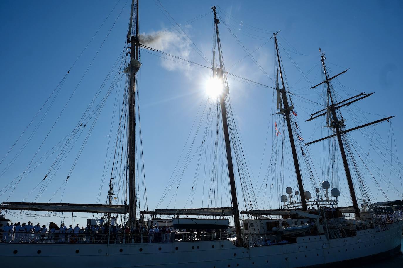 Fotos: Así ha sido la llegada de Elcano a Cádiz