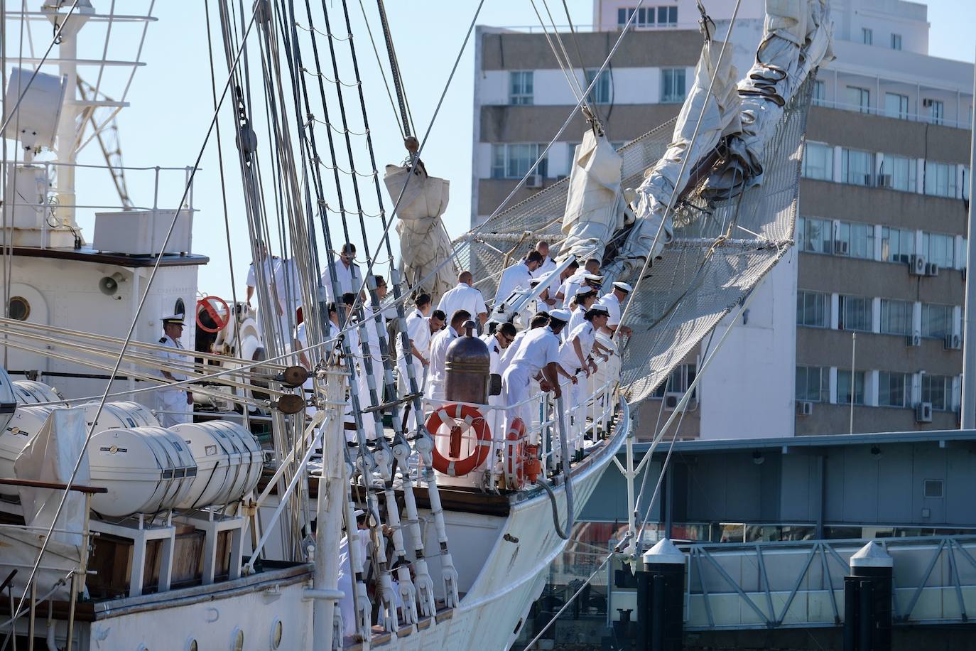 Fotos: Así ha sido la llegada de Elcano a Cádiz