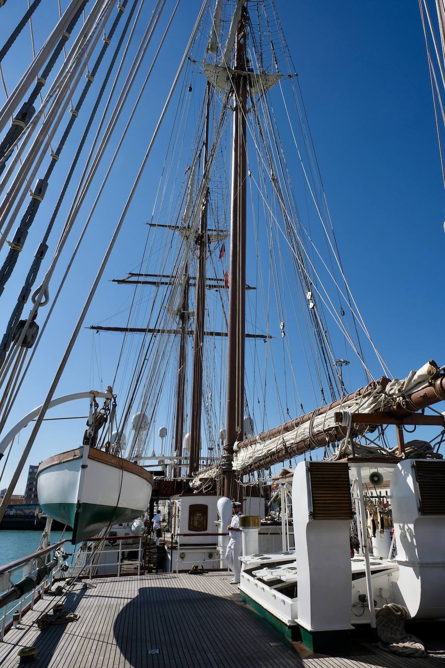 Fotos: Así ha sido la llegada de Elcano a Cádiz