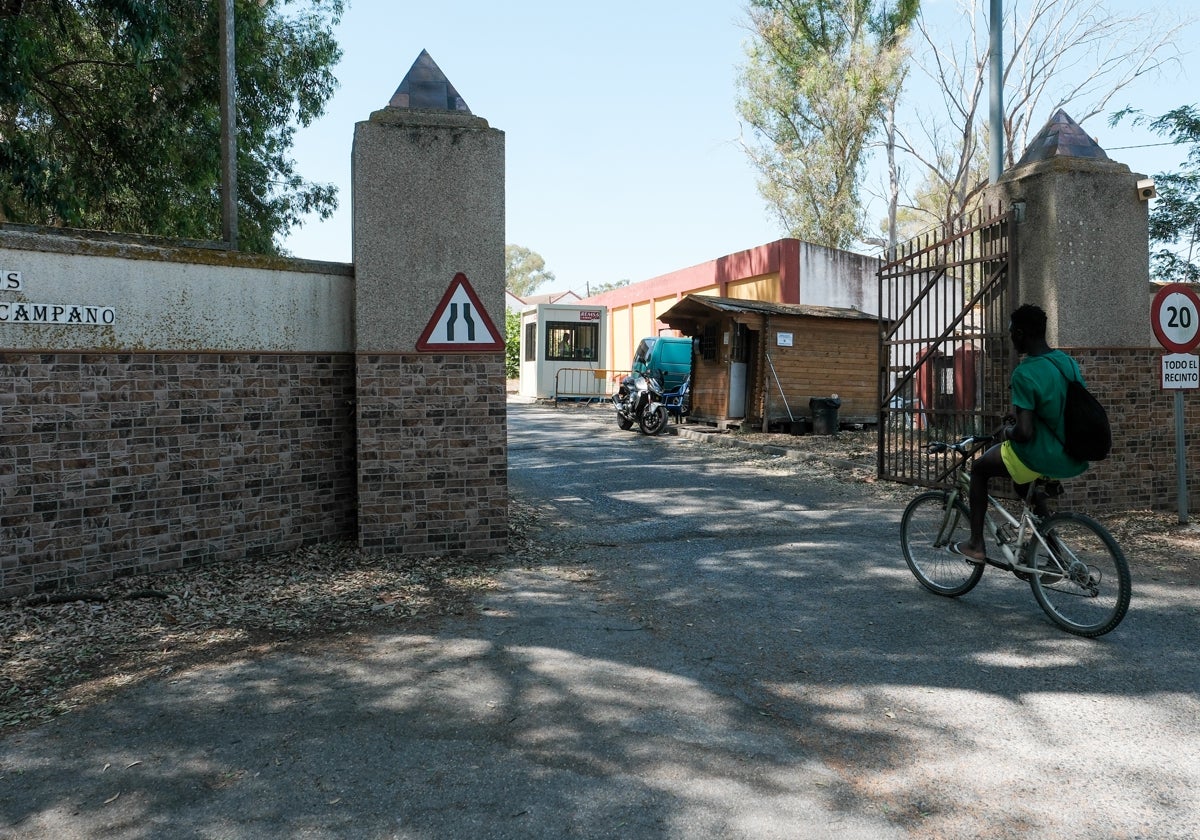 Entrando en el centro de Campano en bicicleta