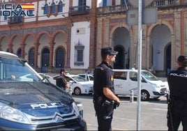 Un padre y su hijo rompen la nariz y apuñalan a un vigilante en la estación de trenes de Jerez