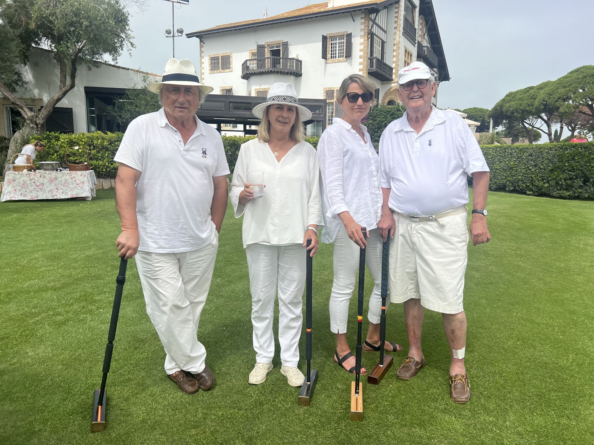 Pedro Ruiz- Ocejo, Lola Azqueta, Ana Ruiz de Alda y Fernando Martel