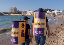 El Ayuntamiento de Cádiz impulsa una campaña para fomentar el reciclaje de latas en las playas