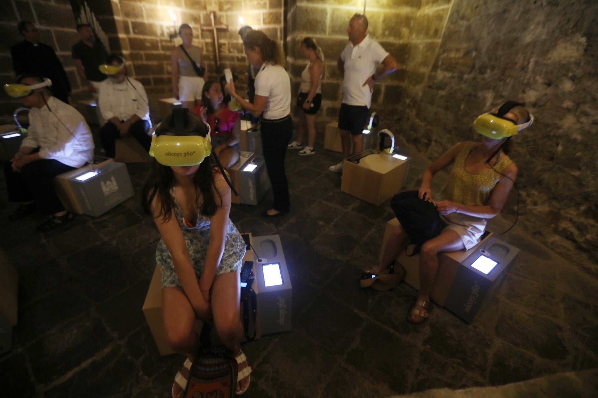 Fotos: gran expectación para la nueva experiencia inmersiva en la Catedral de Cádiz