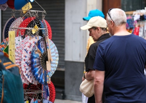 Imagen secundaria 1 - Nuevo desembarco masivo: más de 7.000 cruceristas animan hoy las calles de la capital