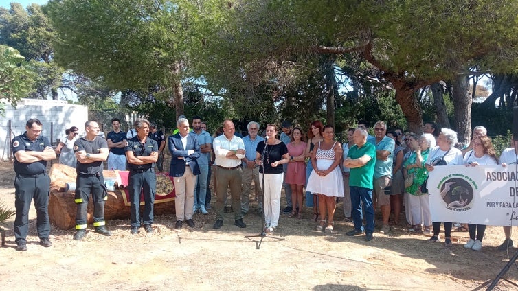 Puerto Real rinde homenaje en el aniversario de incendio de Las Canteras