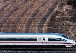 Caos en un tren Barcelona-Cádiz: En taxi y  a las tres de la madrugada