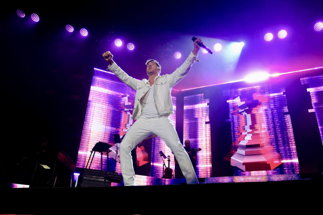 Fotos: El ritmo de Bisbal revoluciona la noche portuense