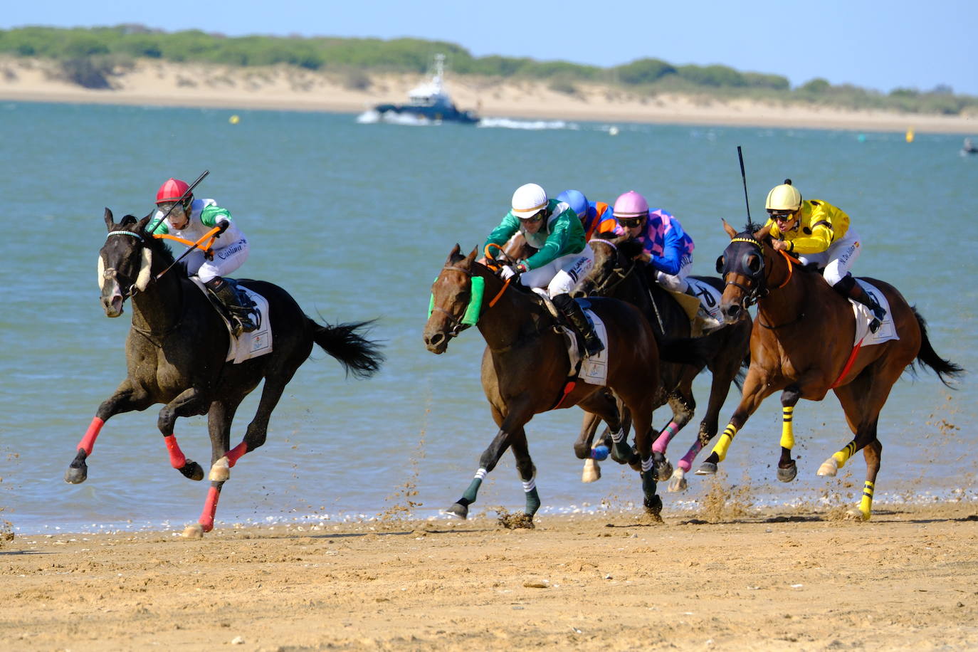 Fotos: Brillante doblete de Jaime Gelabert en las carreras de caballos de Sanlúcar