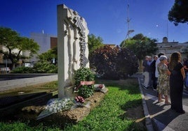 La explosión de Cádiz de 1947: visita guiada, conferencia y una magnífica donación para el recuerdo