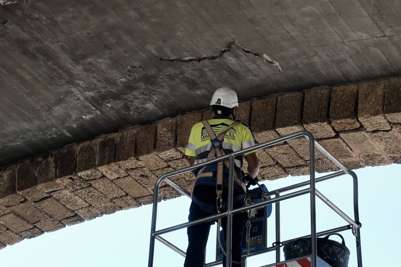 Fotos: actuación de emergencia en las Puertas de Tierra