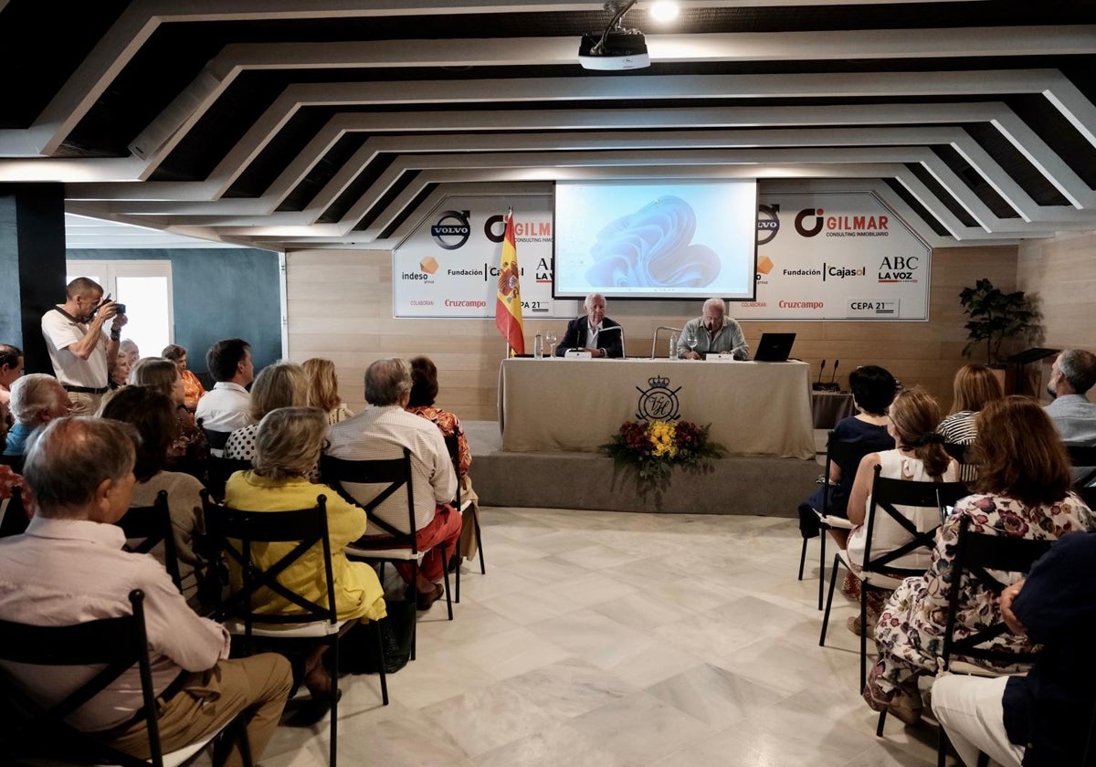 Hugo O&#039;Donnell, duque de Tetuán repasa la historia de la bandera española en el Aula de Cultura