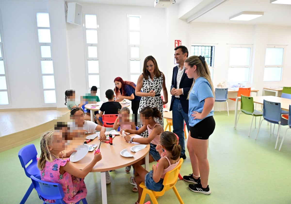 Una treintena de niños y niñas gaditanas participan en el programa &#039;Veraneando entre letras&#039; en la Biblioteca Municipal Adolfo Suárez