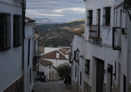 El drama de la vivienda en la Sierra de Cádiz: «Entro en la casa el domingo y la dejo el viernes»