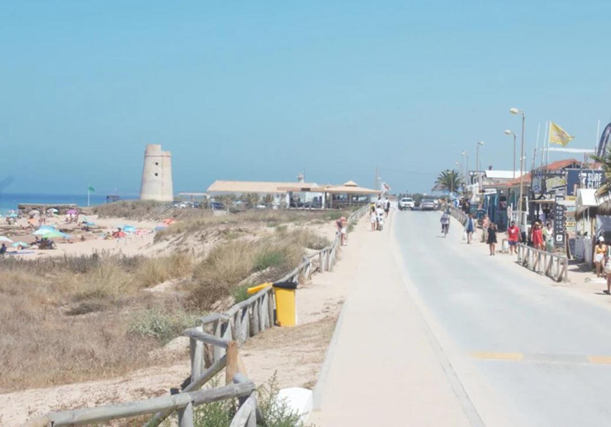 El coche circuló varios metros por El Palmar con el maletero abierto