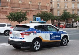 La Policía Local de Cádiz detiene a un hombre por un presunto delito de violencia doméstica y quebrantamiento de orden de alejamiento