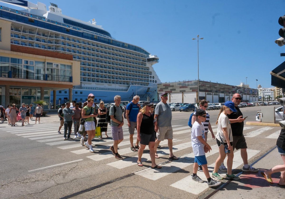 3.500 cruceristas inauguran el mes de septiembre en Cádiz