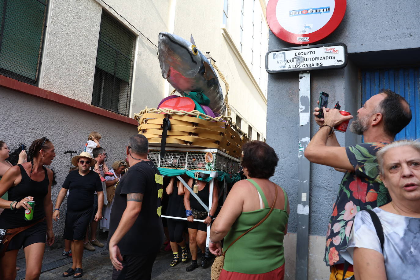 Fotos: Cádiz derrocha arte con su tradicional Entierro de la Caballa