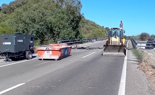 Las obras en la autovía Jerez-Los Barrios cortan durante dos meses el tráfico en dos de los carriles de la A-381