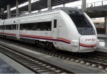 Un tren sale de Cádiz, llega con retraso a Sevilla, el maquinista se baja en Córdoba y los pasajeros llegan a Jaén en autobús