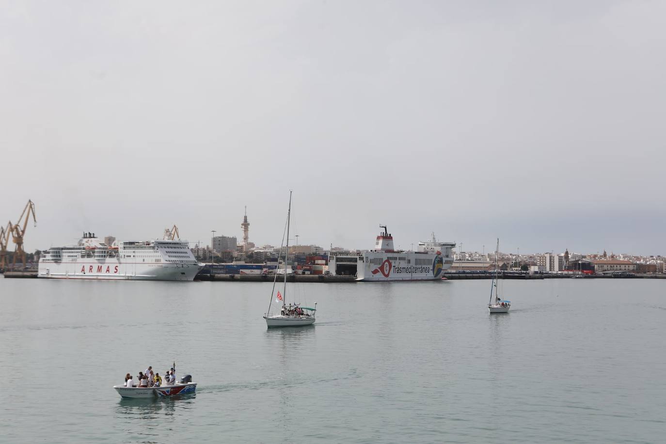 Fotos: Cádiz se embarca en una travesía marítima poética para recordar a Rafael Alberti