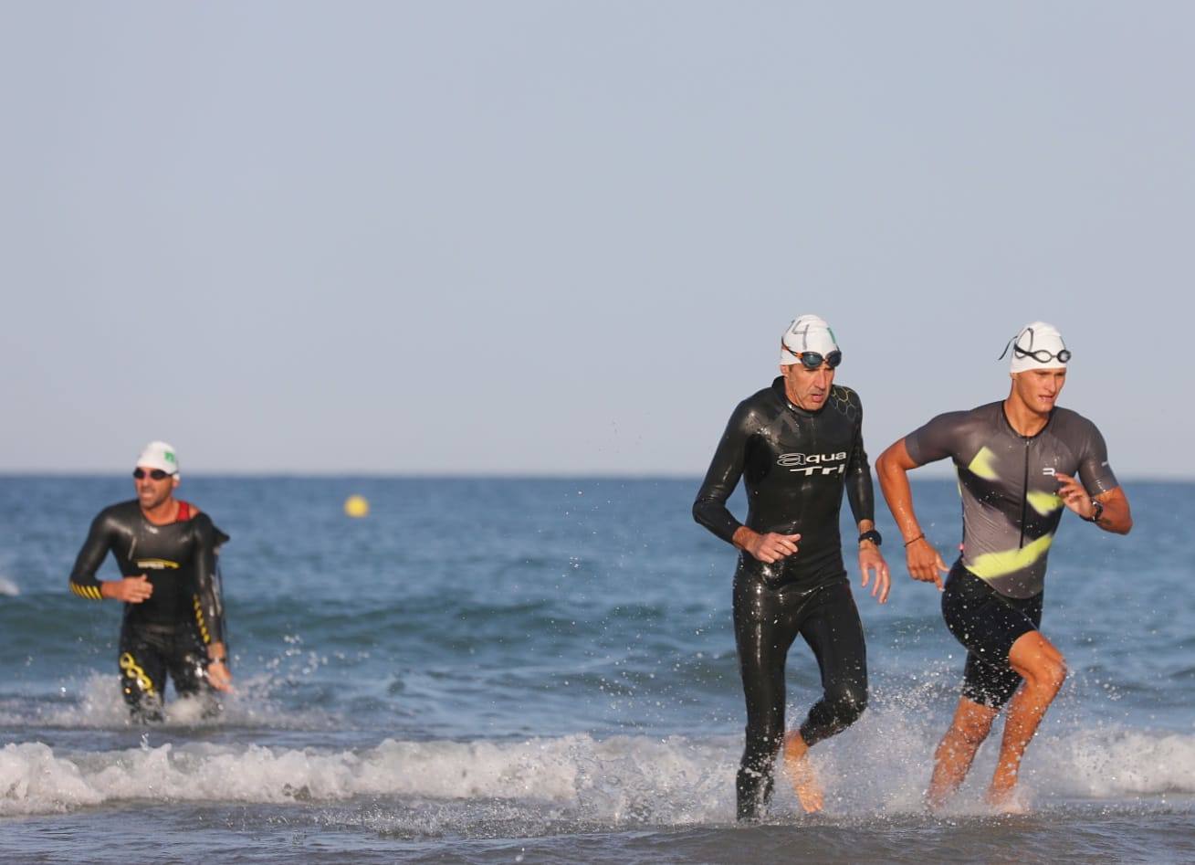 Fotos: ¿Has participado en el V Triatlón Ciudad de San Fernando? 750 metros a nado, 20 kilómetros en bici y 5 kilómetros de carrera