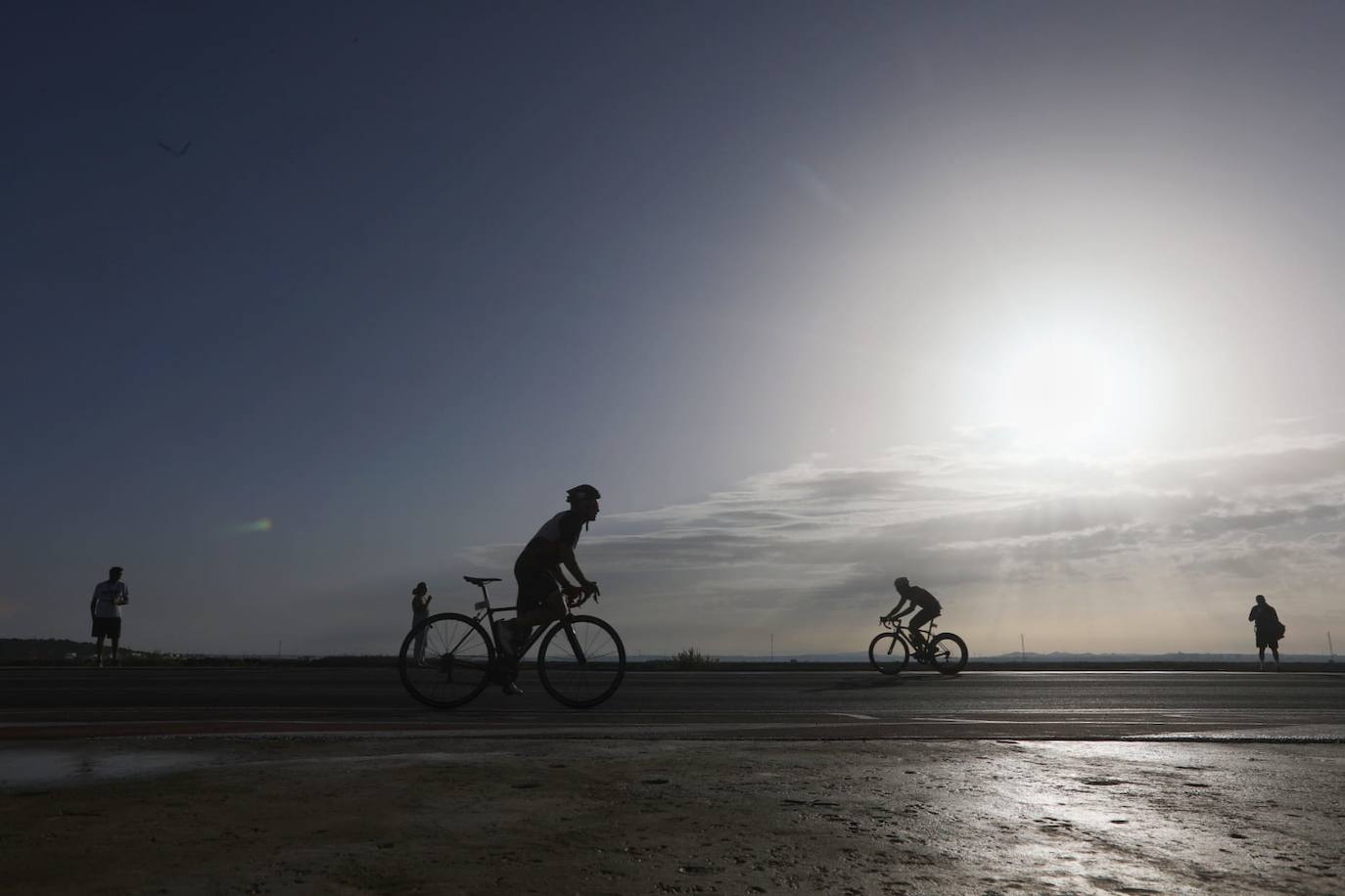 Fotos: ¿Has participado en el V Triatlón Ciudad de San Fernando? 750 metros a nado, 20 kilómetros en bici y 5 kilómetros de carrera