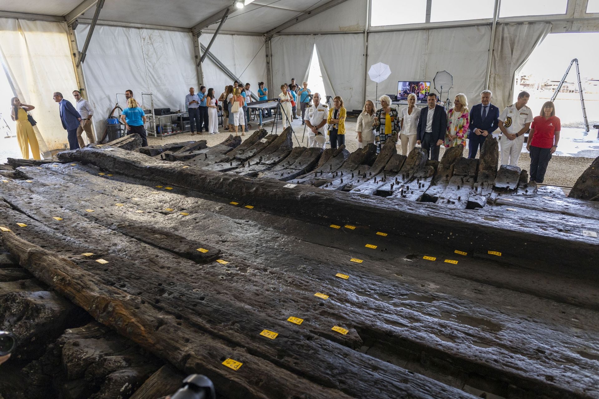 Fotos: así se ve parte del galeón del siglo XVII hundido en aguas de Cádiz