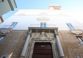 Salen a licitación los trabajos de reparación de las diversas deficiencias que acumula la Casa del Carnaval de Cádiz