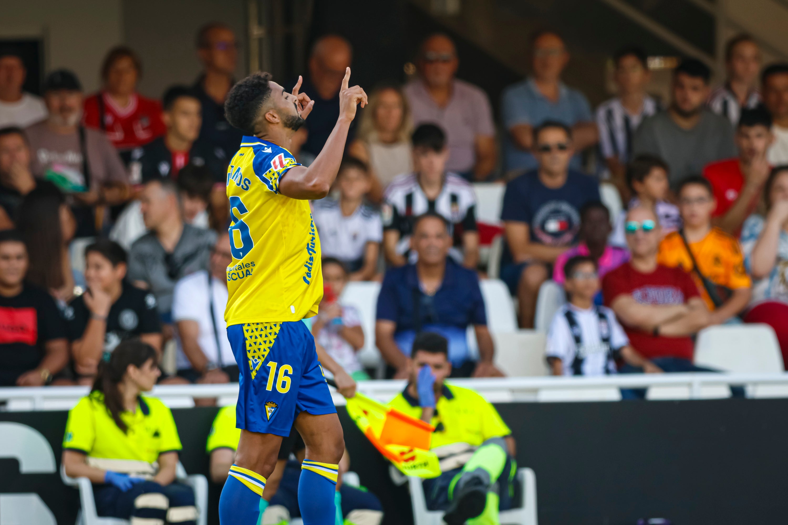 Fotos: Cartagena - Cádiz CF en el estadio de Cartagonova