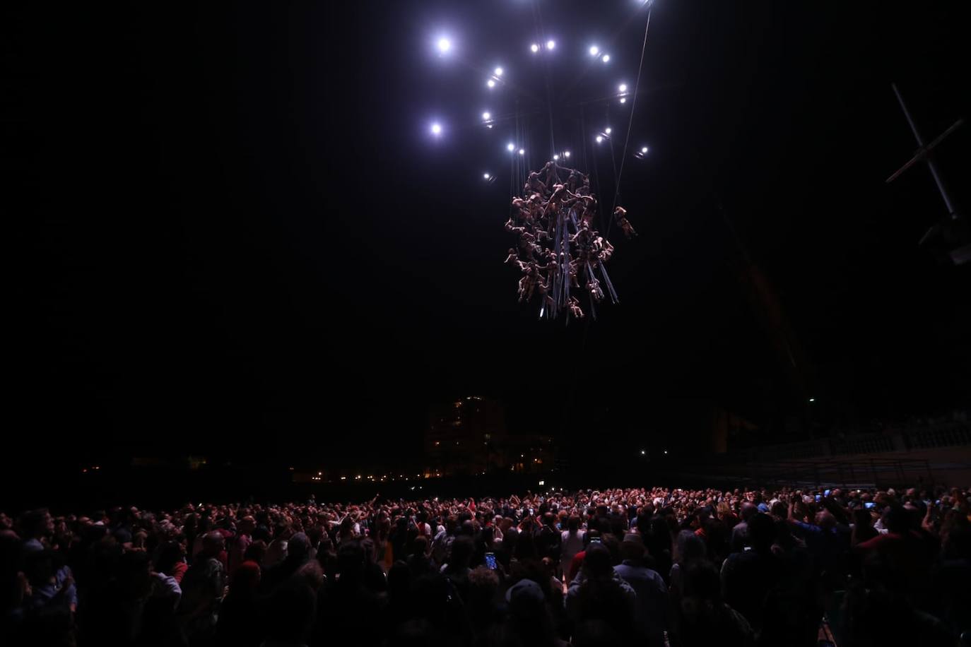 Fotos: Cádiz revive su pasado fenicio con la Fura dels Baus