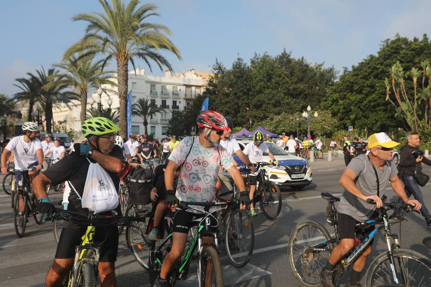 Cádiz apuesta por la bicicleta en una marcha en el Día Europeo sin coches