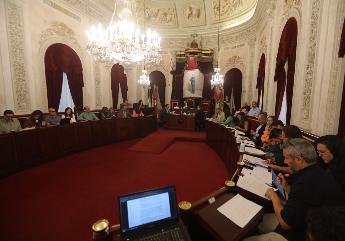 El Pleno de septiembre se está celebrando este jueves en el Ayuntamiento de Cádiz