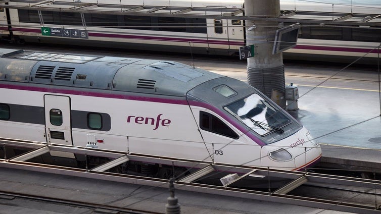 Renfe renueva los trenes del servicio Intercity Torre del Oro Cádiz-Barcelona