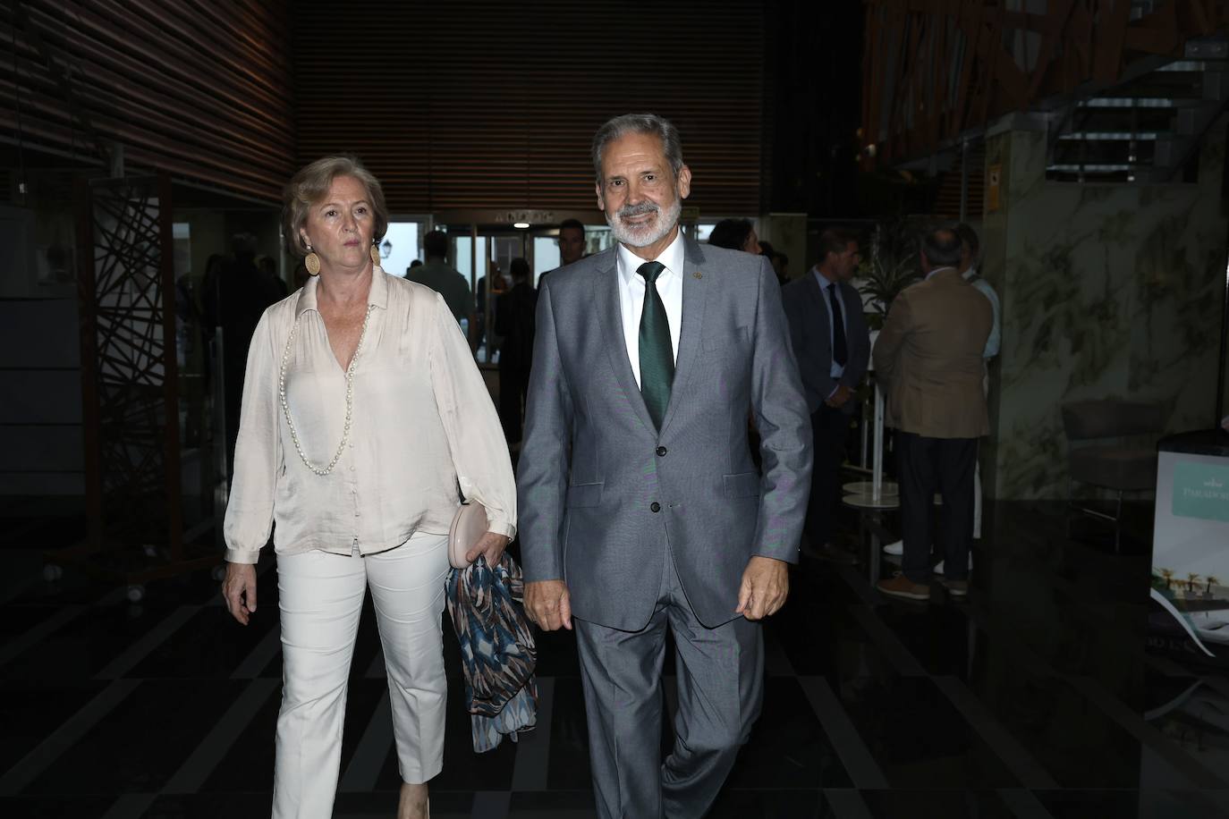 FOTOS: Los invitados a los Premios LA VOZ 2024 llegan al Parador de Cádiz (II)