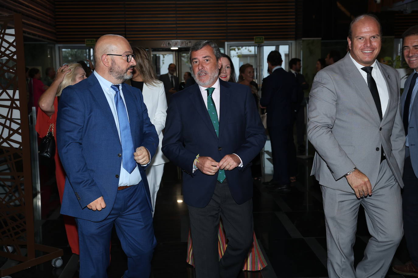 FOTOS: Los invitados a los Premios LA VOZ 2024 llegan al Parador de Cádiz (II)