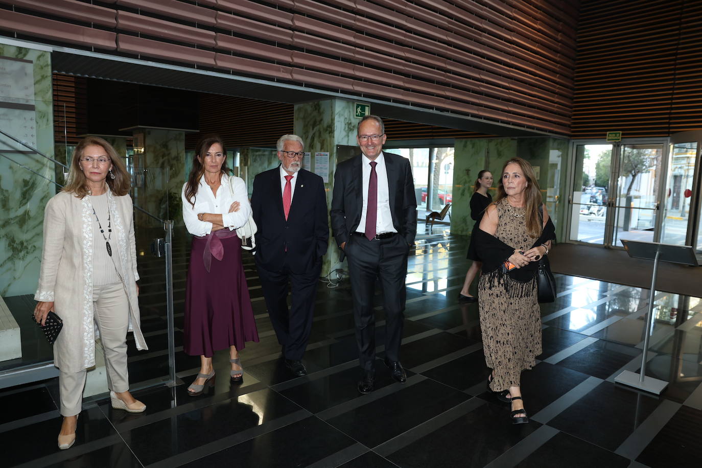 FOTOS: Los invitados a los Premios LA VOZ 2024 llegan al Parador de Cádiz