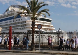 Cádiz recibió casi 7.400 cruceristas llegados al puerto en tres barcos el sábado