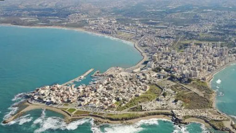 Vista aérea de la ciudad libanesa de Tiro, muy similar a Cádiz