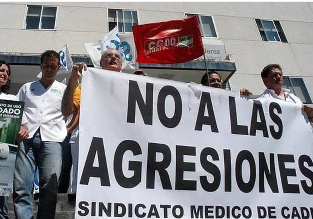 Protesta por la agresiones a sanitarios