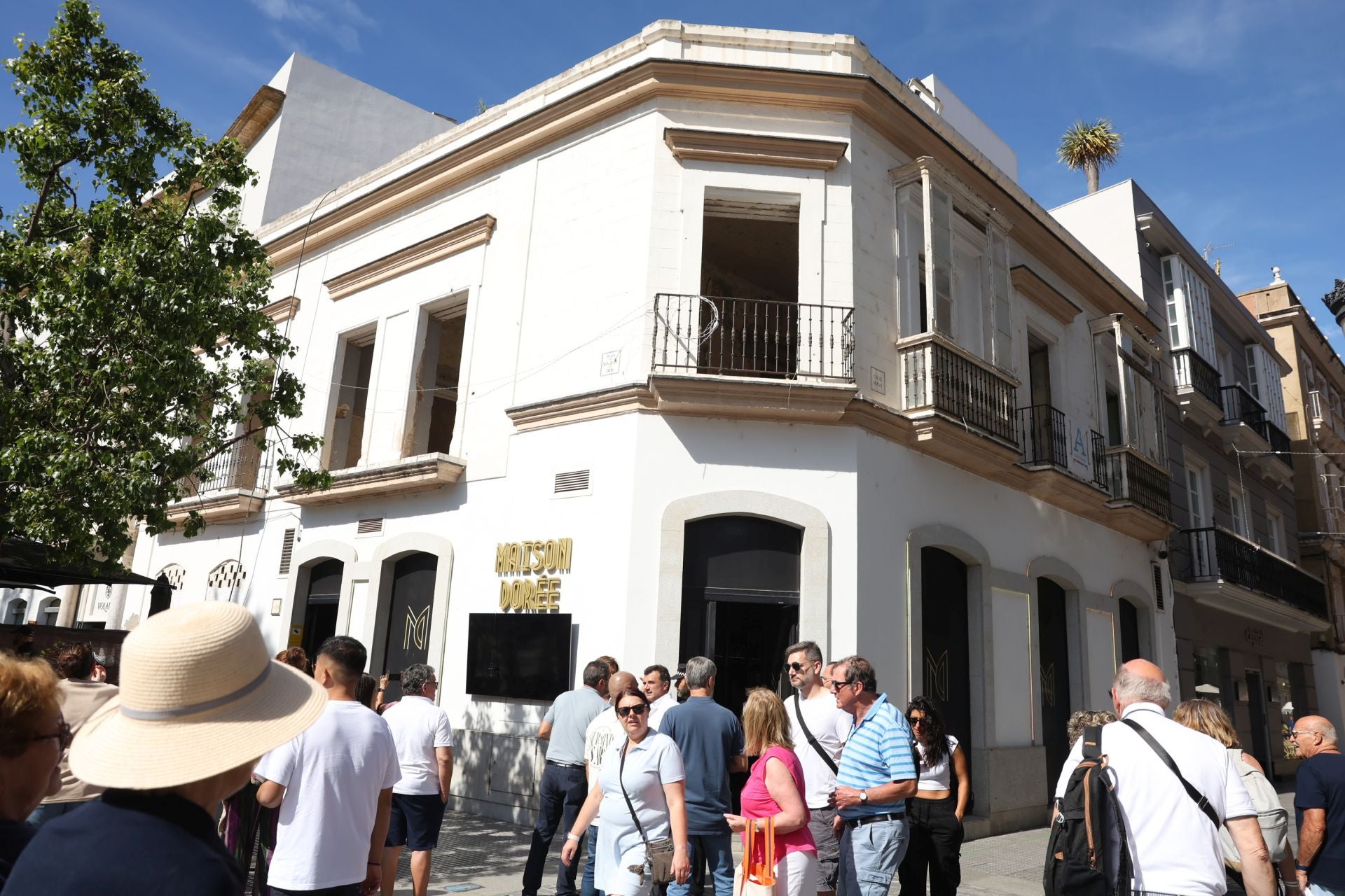 Fotos: cae un balcón en la plaza de San Juan de Dios de Cádiz